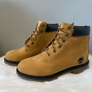 Timberland Waterproof Wheat/Black Boots Size 6 Juniors